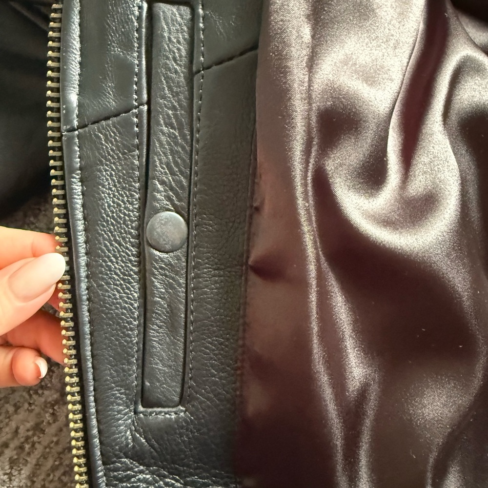 PRISTINE Understated Leather Bell Sleeve Leather Jacket and bag - Picture 15 of 15